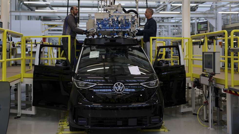 epa13210067 (FILE) - A VW ID. Buzz AD at the Volkswagen commercial vehicle electric car factory in Hanover, Germany, 04 March 2026 (reissued 03 September 2026). The Volkswagen Group announced on 03 September 2026, that its Supervisory Board unanimously approved the Executive Board's 'Future Plan 2030' transformation strategy. The plan includes the potential cut of approximately 50,000 jobs worldwide, while aiming to boost group profitability by scaling annual production capacity down to nine million units and streamlining its model lineup by around 50 percent.  EPA/CHRISTOPHER NEUNDORF