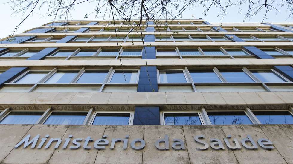 Ministério da Saúde diz que eficiência não significa cortes no SNS