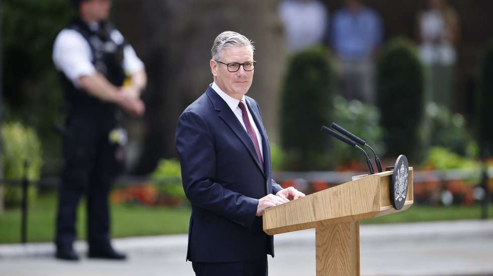 epa13055930 British Prime Minister makes a statement in Downing Street, London, Britain, 22 June 2026. Keir Starmer has resigned as UK Prime Minister.  EPA/TOLGA AKMEN