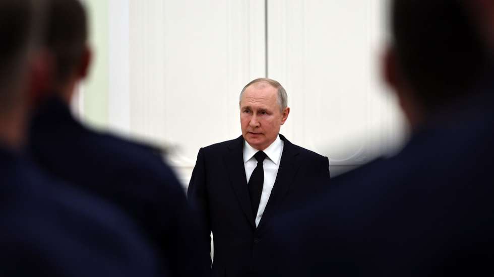 epa10713829 Russian President Vladimir Putin arrives to address units of the Russian Defence Ministry, the Russian National Guard Troops (Rosgvardiya), the Russian Ministry of Internal Affairs (MVD), the Russian Federal Security Service (FSB) and the Russian Federal Protective Service (FSO), who ensured order and legality during the mutiny, at the Kremlin, in Moscow, Russia, 27 June 2023. 'Units of the Ministry of Defense, the National Guard, employees of the Ministry of Internal Affairs and special services ensured the reliable operation of the most important control centers, strategic, including defense facilities, the security of border regions, the strength of the rear of our armed forces, all military formations that continued to heroically fight at the front at that time ', Putin said, referring to the units of the Ministry of Defense, the Russian Guard, the FSB, the Ministry of Internal Affairs and the FSO, which participated in the suppression of the attempted rebellion on June 24.  EPA/SERGEY GUNEEV / SPUTNIK / KREMLIN / POOL MANDATORY CREDIT