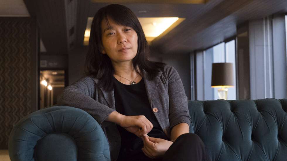 Han Kang nasceu a 27 de novembro de 1970 na Coreia do Sul