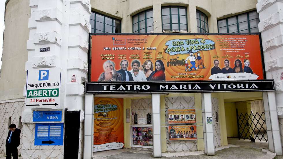 Fachada do Teatro Maria Vitória. O Parque Mayer passou novamente para as mãos da Bragaparques e o presidente da Junta de Freguesia de S. José, onde se situa, defende que “a Câmara tem todas as condições para renegociar” com aquela construtora, Lisboa, 15 de abril de 2012. (ACOMPANHA TEXTO) MARIO CRUZ/LUSA