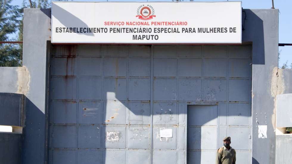 Entrada do Estabelecimento Penitenciário Especial para Mulheres de Maputo, Moçambique, 16 de junho de 2021. A ministra da Justiça anunciou hoje a criação de uma comissão de inquérito para investigar denúncias de uma alegada rede de exploração sexual em que guardas prisionais forçam mulheres reclusas a sair de uma cadeia de Maputo para se prostituírem, Maputo. (ACOMPANHA TEXTO) LUISA NHANTUMBO/LUSA