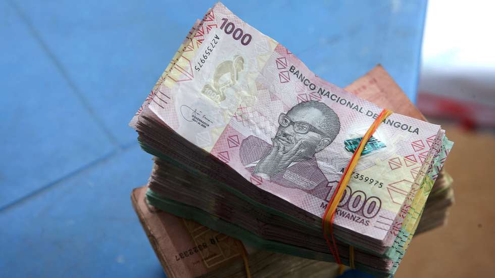 Notas de kwanzas, Luanda, Angola, 16 de março de 2021.  AMPE ROGÉRIO/LUSA