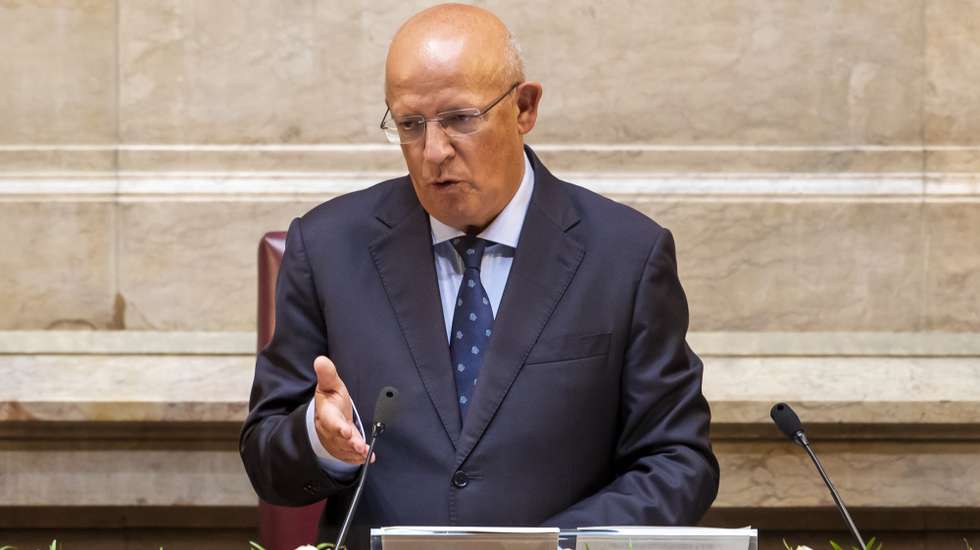O presidente da Assembleia da República, Augusto Santos Silva, intervém durante a sessão solene evocativa dos 200 anos da aprovação da Constituição de 1822, na Assembleia da República, em Lisboa, 23 de setembro de 2022. JOSÉ SENA GOULÃO/LUSA