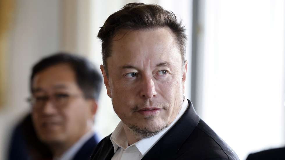 epa10629633 SpaceX, Twitter and electric car maker Tesla CEO Elon Musk (R) looks on among other CEOs before a roundtable during the 6th edition of the 'Choose France' Summit, at the Chateau de Versailles, outside Paris, France, 15 May 2023. Since 2018, the Choose France Summit seeks to promote Franceâ€™s economic attractiveness and encourage international investment across the country and brings together hundreds of leaders from the largest multinational corporations.  EPA/LUDOVIC MARIN / POOL  MAXPPP OUT