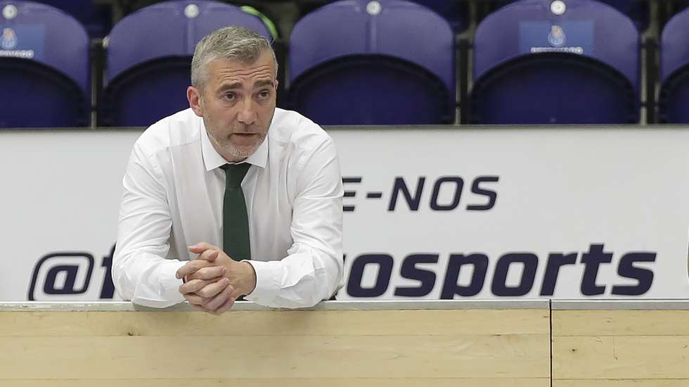 Em seis épocas nos “leões”, de 2016/17 a 2021/22, Paulo Freitas venceu dois campeonatos (2017/18 e 2020/21)