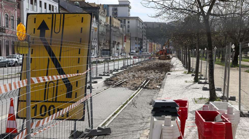 Obras do projeto do Metrobus, da Metro Mondego-sistema de mobilidade de Mondego, em Coimbra, 16 de março de 2023. (ACOMPANHA TEXTO DE 19 DE MARÇO DE 2023). PAULO NOVAIS/LUSA