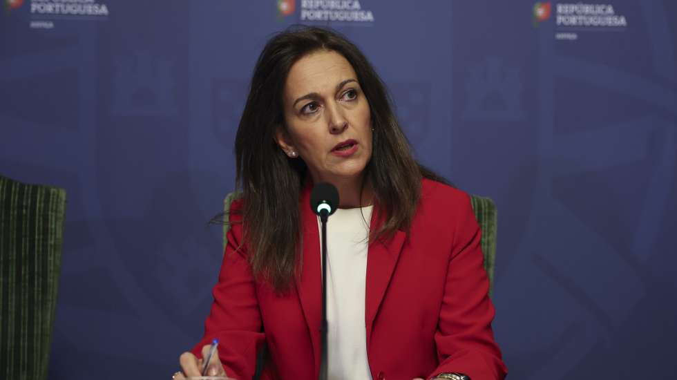 A ministra da Justiça, Rita Alarcão Júdice, fala aos jornalistas durante uma conferência de imprensa sobre a fuga de cinco reclusos da prisão de Vale de Judeus, no sábado, Lisboa, 10 de setembro de 2024. ANTÓNIO COTRIM/LUSA