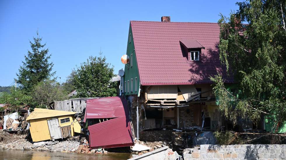 epa11615308 Damages on flooded streets after flooding in Stronie Slaskie, southwestern Poland, 20 September 2024. Since 13 September, regions of Central and Eastern Europe have been severely affected by devastating floods caused by Storm Boris. As Poland picks itself up from the flood-caused trail of devastation, the government pledges to leave the emergency services in the most at-risk areas.  EPA/Maciej Kulczynski POLAND OUT