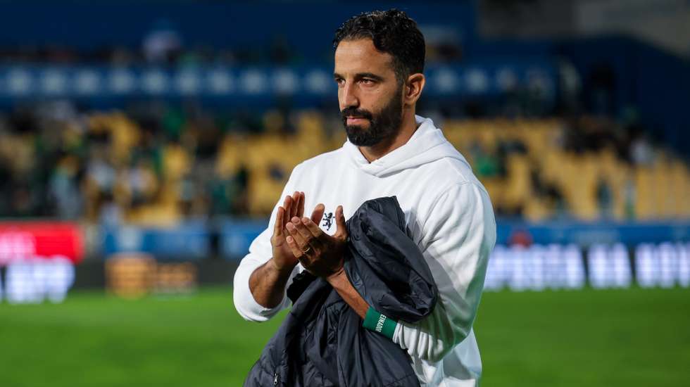Sporting head coach Ruben Amorim reacts during the Portuguese First League soccer match against Estoril Praia held at Antonio Coimbra da Mota stadium, Estoril, Portugal, 27 September 2024. JOSE SENA GOULAO/LUSA
