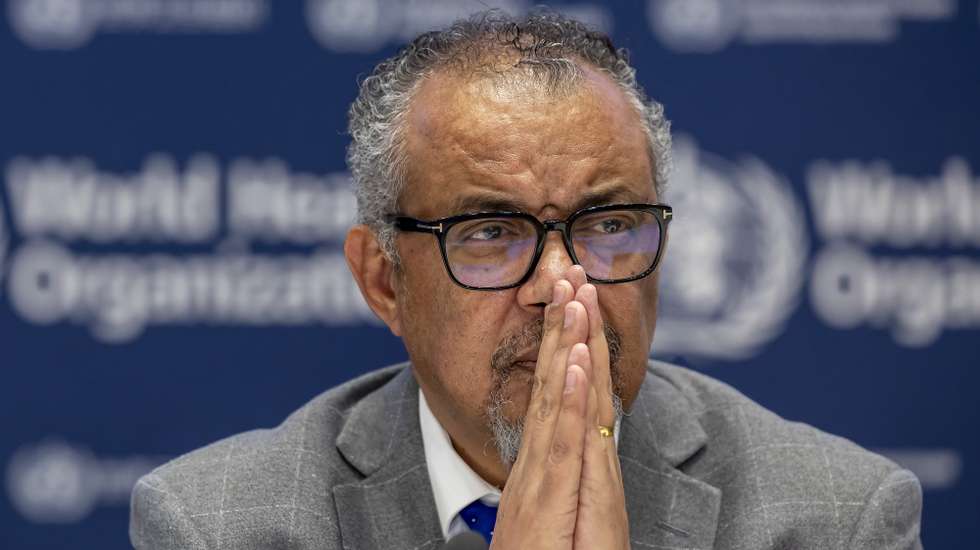 epaselect epa11768895 Tedros Adhanom Ghebreyesus, Director General of the World Health Organization (WHO), talks to the media during a press conference organized by the Geneva Association of United Nations Correspondents (ACANU), at the World Health Organization (WHO) headquarters in Geneva, Switzerland, 10 December 2024.  EPA/SALVATORE DI NOLFI