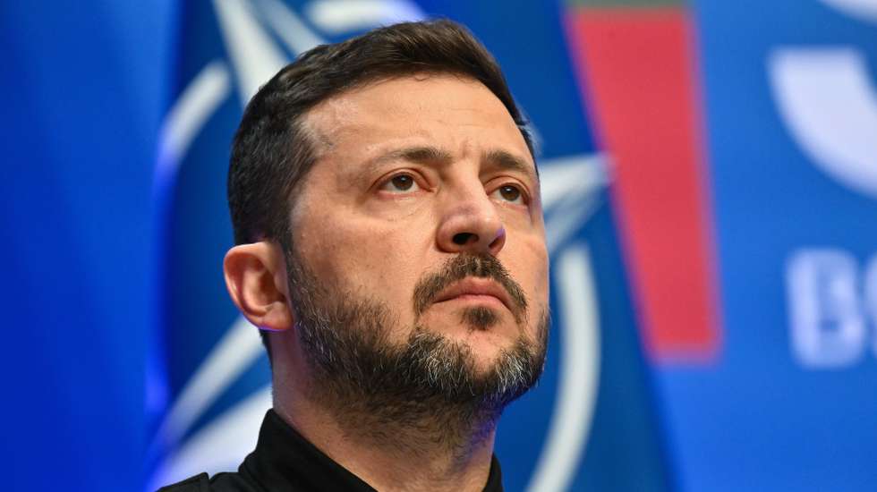 epa12151277 Ukrainian President Volodymyr Zelensky attends a press conference before a meeting of the leaders of the Bucharest Nine and the Nordic countriesin in Vilnius, Lithuania, 02 June 2025.  EPA/VALDEMAR DOVEIKO