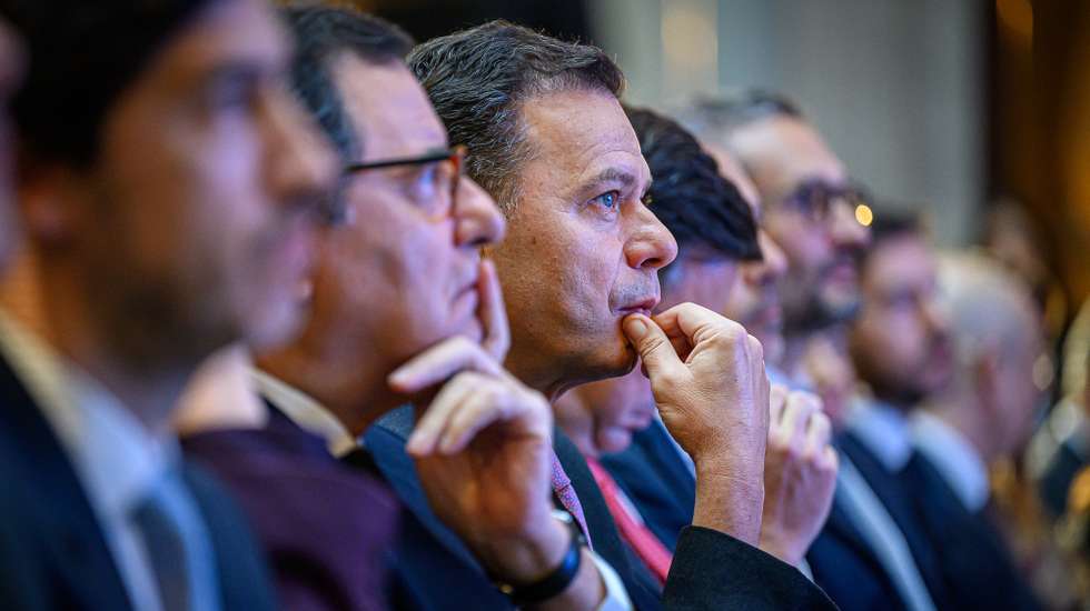 O primeiro-ministro, Luís Montenegro (C), participa na cerimónia de lançamento da Carteira Digital da Empresa, no Palácio da Bolsa, no Porto, 26 de janeiro de 2026. PEDRO GRANADEIRO/LUSA