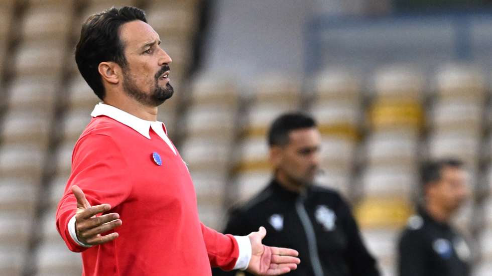 O treinador do Gil Vicente, César Peixoto, durante o jogo da I Liga de futebol contra o Arouca, realizado no Estádio Cidade de Barcelos, 11 de maio de 2026. FERNANDO VELUDO/LUSA