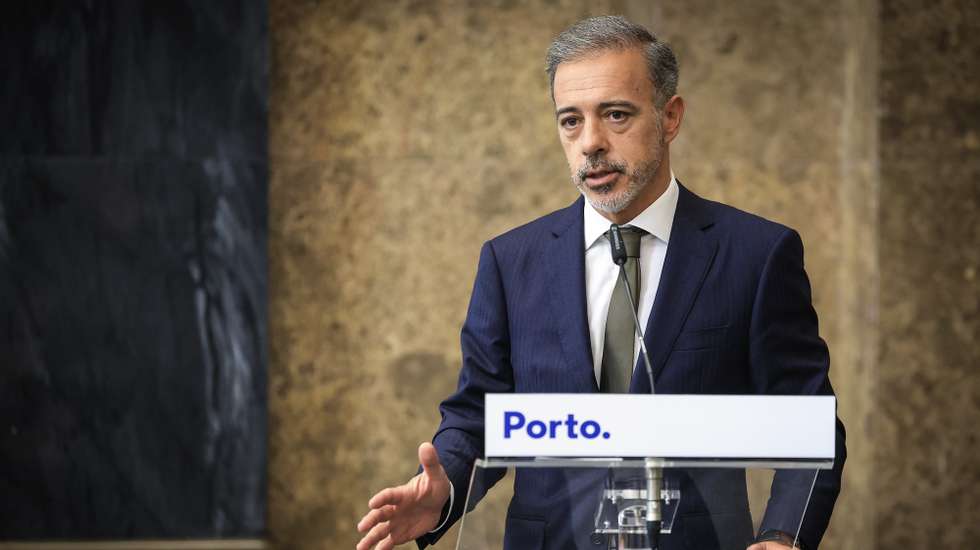 O presidente da Câmara Municipal do Porto, Pedro Duarte, discursa na cerimónia da assinatura de memorando para lançamento do projeto PITCH - Porto Innovation and Technology Community Hub, na Câmara Municipal do Porto, 19 de junho de 2026. O memorando de entendimento estabelece um quadro de cooperação estratégica entre a Câmara Municipal do Porto, a Universidade do Porto e o Instituto Politécnico do Porto - futura Universidade Técnica do Porto - para estruturar e projetar o ecossistema de inovação no Grande Porto, reforçando a articulação entre ciência, indústria e território. JOSÉ COELHO/LUSA