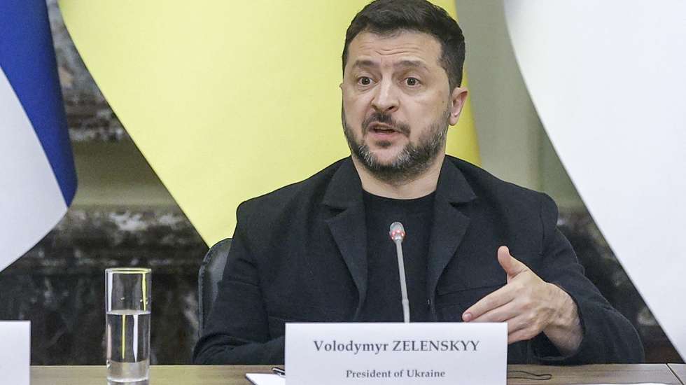 epa13323997 Ukraine's President Volodymyr Zelensky speaks during a joint press conference with Finnish Prime Minister Petteri Orpo (not pictured) at the Mariinskyi Palace in Kyiv, Ukraine, 22 October 2026. Petteri Orpo arrived in Kyiv to meet with top Ukrainian officials and take part in the Ukraine-Finland business forum, amid the ongoing Russian invasion.  EPA/SERGEY DOLZHENKO