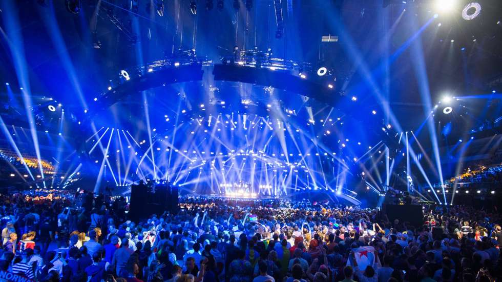 Este ano, participam 37 países no Festival Eurovisão da Canção, mas à final só chegam 26: os dez escolhidos desta quinta, dez que foram selecionados na terça-feira, na primeira semifinal, os chamados Big Five e o país anfitrião, vencedor da edição do ano passado