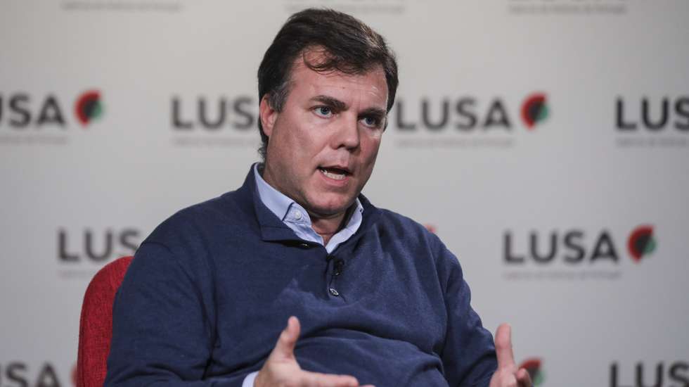 O presidente do partido Alternativa Democrática Nacional, Bruno Fialho, durante uma entrevista à Agência Lusa no âmbito das eleições legislativas, em Lisboa, 29 de dezembro de 2021. (ACOMPANHA TEXTO DE 03 DE JANEIRO DE 2022). MIGUEL A. LOPES/LUSA