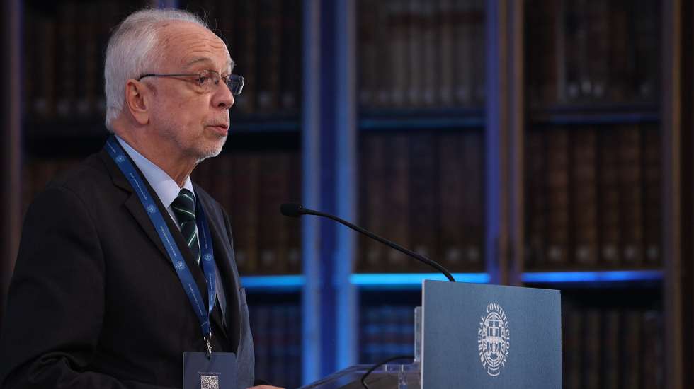O  Presidente do Tribunal Constitucional, João Pedro Caupers, usa da palavra na sessão solene de abertura da Conferência Internacional Comemorativa dos 40 Anos do Tribunal Constitucional na Academia das Ciências em Lisboa, 02 de março de 2023. TIAGO PETINGA/LUSA