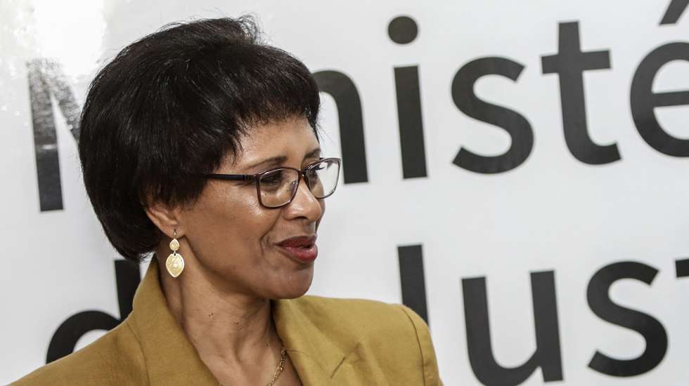 Ministra da Justiça de Cabo Verde Joana Rosa após a assinatura do protocolo para cooperação com Portugal no domínio da administração dos sistemas eleitorais e de recenseamento, Cabo Verde, 03 julho 2023.
ELTON MONTEIRO/LUSA