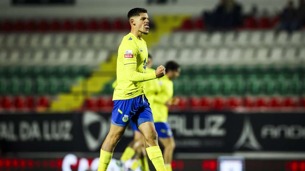O jogador do Arouca, Montero, festeja um golo durante o jogo da 15ª jornada da Primeira Liga de Futebol frente ao Estrela da Amadora, no Estádio da Reboleira, na Amadora, 28 de dezembro de 2023. JOSÉ SENA GOULÃO/LUSA