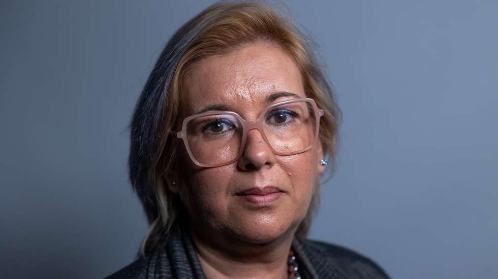 A líder do Partido Reagir Incluir Reciclar (RIR), Márcia Henriques, posa para a fotografia durante uma entrevista à agência Lusa, na sede da Lusa, em Lisboa, 15 de fevereiro de 2024. Márcia Henriques foi eleita em maio de 2022 líder do partido, num congresso extraordinário convocado após a demissão da anterior direção, liderada por Vitorino Silva, popularmente conhecido por Tino de Rans. (ACOMPANHA TEXTO DA LUSA DO DIA 17 DE FEVEREIRO DE 2024). JOSÉ SENA GOULÃO/LUSA