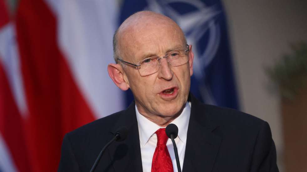 epa11494628 British Secretary of State for Defence John Healey attends a press conference after his meeting with Polish Defence Minister Wladyslaw Kosiniak-Kamysz at the Defence Ministry headquarters in Warsaw, Poland, 24 July 2024.  EPA/ALBERT ZAWADA POLAND OUT