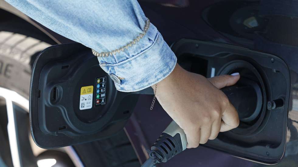 Posto de carregamento de carros elétricos, em Lisboa, 11 de agosto de 2024. Sustentabilidade. Ambiente. Energias renováveis. ANTÓNIO PEDRO SANTOS/LUSA