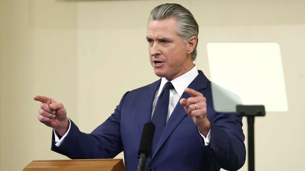 epa12637067 California Governor Gavin Newsom delivers his State of the State Address before a joint session of the California Legislature in the Assembly Chamber at the State Capitol in Sacramento, California, USA, 08 January 2026.  EPA/JOHN G. MABANGLO