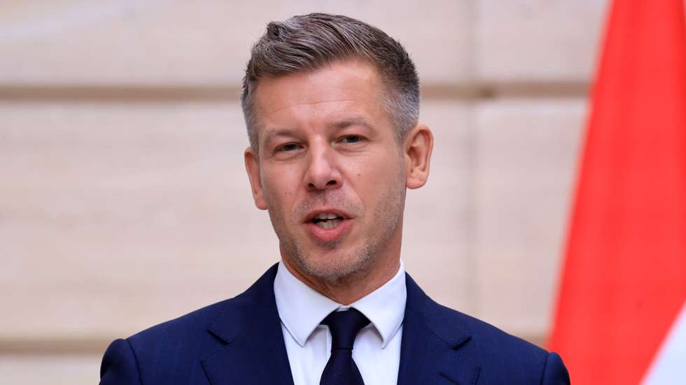 epa13013090 Hungary's Prime Minister Peter Magyar attends a joint press conference with the French president after their meeting at the Elysee Presidential Palace in Paris, France, 03 June 2026.  EPA/LUDOVIC MARIN / POOL  MAXPPP OUT