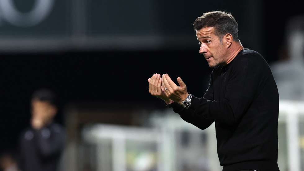 epa13226956 Benfica´s head coach Marco Silva reacts during the Liga Portugal soccer match Moreirense vs Benfica at Comendador Joaquim de Almeida Freitas stadium in Moreira de Conegos, Portugal, 09 September 2026.  EPA/ESTELA SILVA