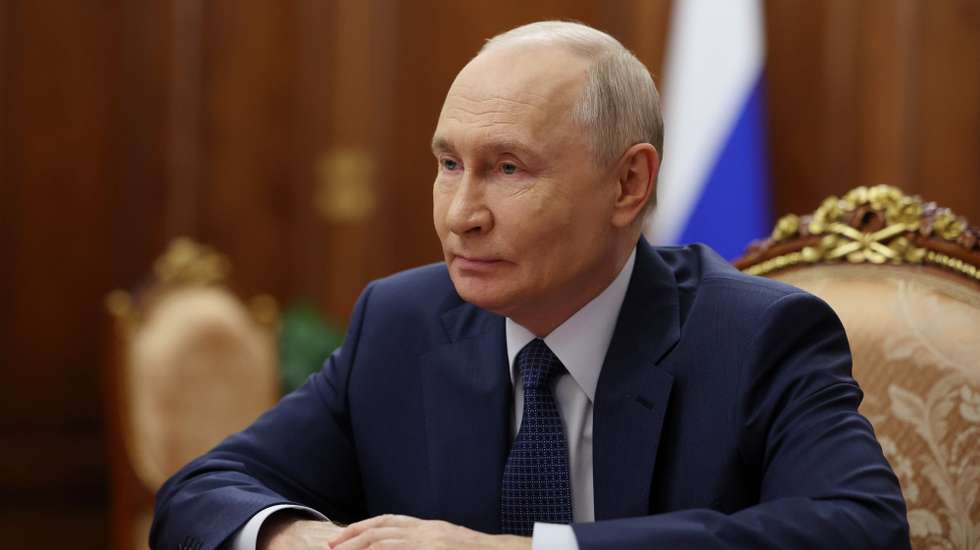 epa13269032 Russian President Vladimir Putin meets with Central Election Commission (CEC) Chair Ella Pamfilova (not pictured) at the Kremlin in Moscow, Russia, 28 September 2026.  EPA/VYACHESLAV PROKOFYEV / SPUTNIK / KREMLIN POOL MANDATORY CREDIT