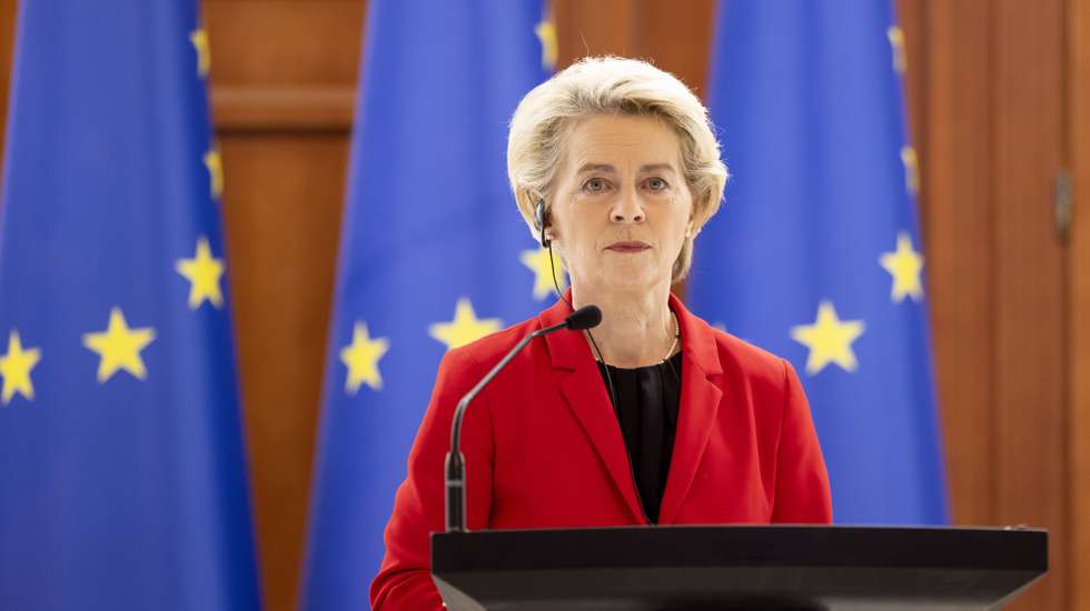 epa10297699 European Commission President Ursula von der Leyen addresses a joint press conference with Moldova's President Maia Sandu (not pictured) following their meeting in Chisinau, Moldova, 10 November 2022. Von der Leyen is in Chisinau to support Moldova's effort in joining the European Union and to aid in the refugee crisis amid the ongoing war in neighboring Ukraine.  EPA/DUMITRU DORU