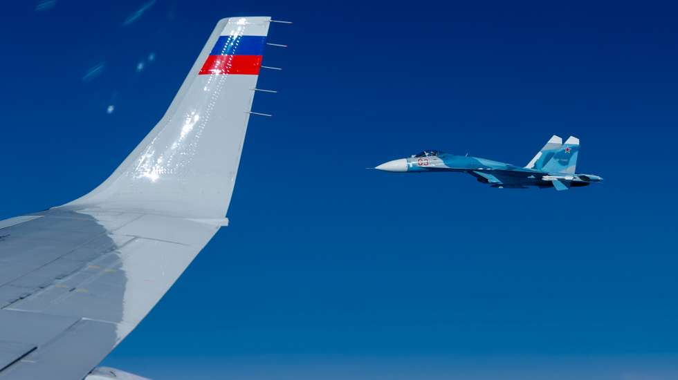 Su-27 receberam ordem de descolar para evitar que aviões da Força Aérea Britânica violassem a fronteira russa no mar Negro