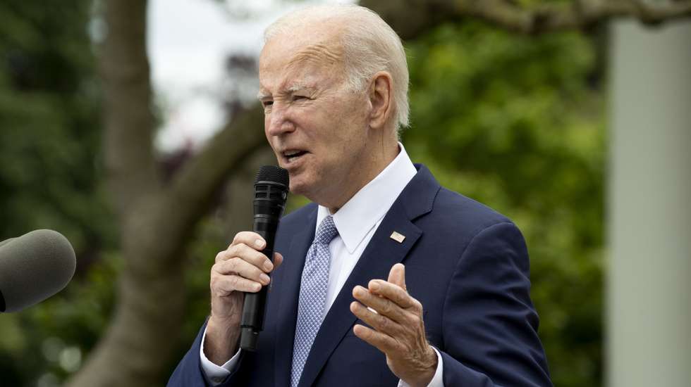 epa10602431 US President Joe Biden delivers remarks in the Rose Garden of the White House during National Small Business Week, in Washington, DC, USA, 01 May 2023.  EPA/MICHAEL REYNOLDS / POOL