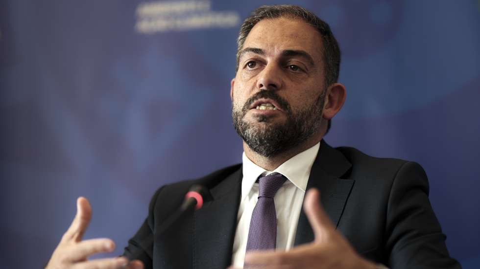 O ministro do Ambiente e da Ação Climática, Duarte Cordeiro, usa da palavra durante um conferência de imprensa após a 14.ª reunião da comissão permanente de prevenção, monitorização e acompanhamento dos efeitos da seca (CPPMAES), com o IPMA, a Agência Portuguesa do Ambiente e a Direção-Geral da Agricultura, onde se avaliou a necessidade de novas medidas, sobretudo nos territórios com maior ‘stress’ hídrico, no Ministério do Ambiente e da Ação Climática, em Lisboa, 01 de junho de 2023. FILIPE AMORIM/LUSA