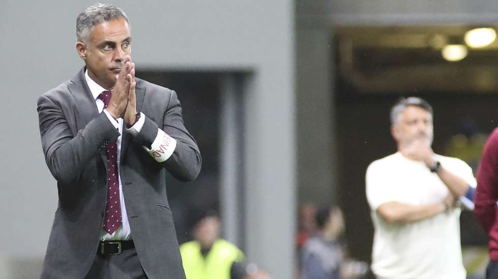 O treinador do Marítimo, José Gomes, durante o jogo da I Liga de futebol contra o Vizela, disputado no Estádio do Marítimo, no Funchal, 19 de maio de 2023. HOMEM DE GOUVEIA/LUSA