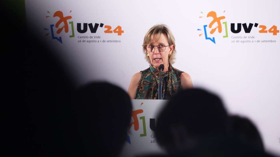 A futura Comissária Europeia e ex-ministra das Finanças, Maria Luís Albuquerque, discursa durante um jantar-conferência na Universidade de Verão Partido Social Democrata (PSD), que decorre até amanhã, 01 de setembro, numa unidade hoteleira, Castelo de Vide, 31 de agosto de 2024. NUNO VEIGA/LUSA
