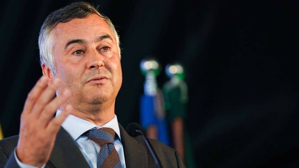 O ministro da Educação, Ciência e Inovação, Fernando Alexandre, discursa durante a sessão de acolhimento aos novos estudantes do Instituto Politécnico do Cávado e do Ave, Barcelos, 30 de setembro de 2024. HUGO DELGADO/LUSA