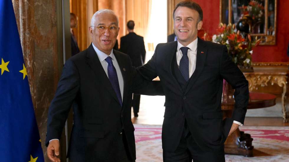 epa11872259 European Council President Antonio Costa (L) welcomes France's President Emmanuel Macron  as he arrives for the EU leaders' informal meeting at Palais d'Egmont in Brussels, Belgium, 03 February 2025. The EU leaders gather to discuss how to strengthen European defense capabilities.  EPA/NICOLAS TUCAT / POOL