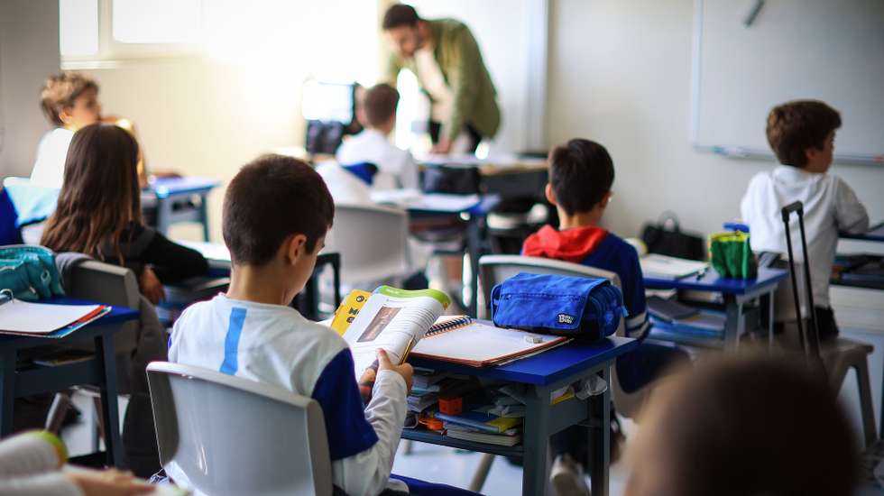 Alunos do Grande Colégio Universal, Porto, 27 de março de 2025. O Grande Colégio Universal (Porto) foi a escola onde os alunos tiveram as melhores notas nos exames nacionais de 2024. Nos 191 exames realizados no ano passado, o Grande Colégio Universal alcançou uma média de 16,51 (numa escala de zero a 20), sendo a média das notas internas 17,05. (ACOMPANHA TEXTO DO DIA 04 DE ABRIL 2025). JOSÉ COELHO/LUSA