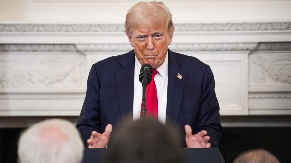 epa12237911 US President Donald Trump participates in the White House Faith Office Luncheon in the State Dining Room at the White House in Washington, DC, USA, 14 July 2025.  EPA/YURI GRIPAS / POOL