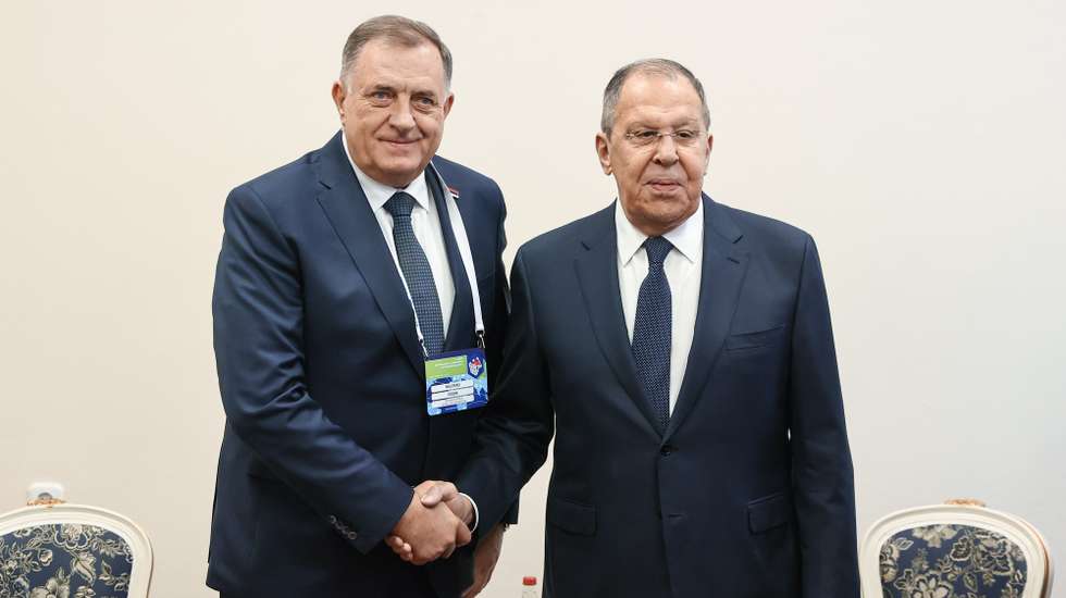 epa12487568 A handout photo made available by the Russian Foreign Ministry Press Service shows Russian Foreign Minister Sergey Lavrov (R) and Bosnian Serb leader Milorad Dodik (L) during a meeting at the Minsk International Conference on Eurasian Security in Minsk, Belarus, 28 October 2025.  EPA/RUSSIAN FOREIGN MINISTRY HANDOUT MANDATORY CREDIT HANDOUT EDITORIAL USE ONLY/NO SALES