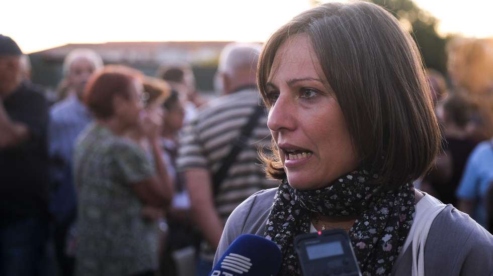 Joana Bordalo e Sá da Federação Nacional dos Médicos – FNAM fala com os jornalistas durante um protesto contra o encerramento da Maternidade do Barreiro, convocada pelas comissões de utentes e pela União de Sindicatos de Setúbal, Barreiro, 25 de setembro de 2025. RUI MINDERICO/LUSA