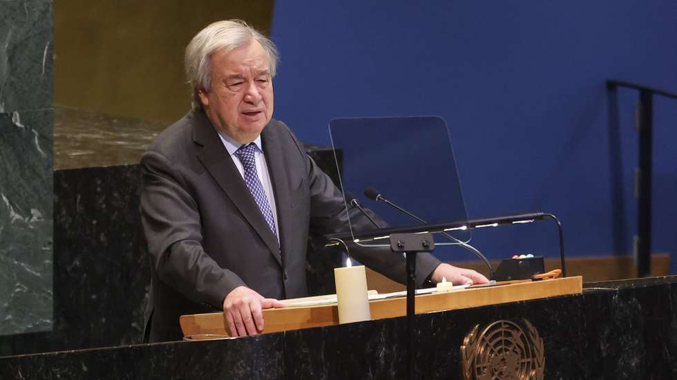 epa12685484 Secretary-General of the United Nations Antonio Guterres speaks during the United Nations' observance of the International Day of Commemoration in memory of the victims of the Holocaust at UN Headquarters in New York, New York, USA, 27 January 2026.  EPA/SARAH YENESEL