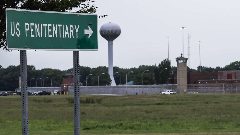 epa08548768 A sign points to the Federal Correctional Complex, where the federal execution chamber is located, in Terre Haute, Indiana, USA, 15 July 2020. As  holds placed by federal judges work their way through the legal system, Wesley Ira Purkey waits to be put to death by lethal injection for the rape and murder of a 16 year old girl in 1998. Two more executions are scheduled for 17 July and 28 August as the US Justice Department resumed executions after more than 17 years with the execution of Daniel Lewis Lee on 14 July.  EPA/TANNEN MAURY