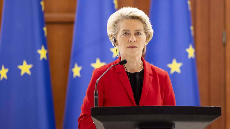epa10297699 European Commission President Ursula von der Leyen addresses a joint press conference with Moldova's President Maia Sandu (not pictured) following their meeting in Chisinau, Moldova, 10 November 2022. Von der Leyen is in Chisinau to support Moldova's effort in joining the European Union and to aid in the refugee crisis amid the ongoing war in neighboring Ukraine.  EPA/DUMITRU DORU