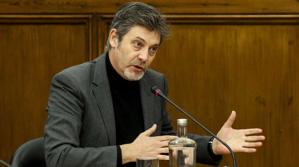 Na sua intervenção, Domingos Andrade disse não poder “despir de emotividade”
