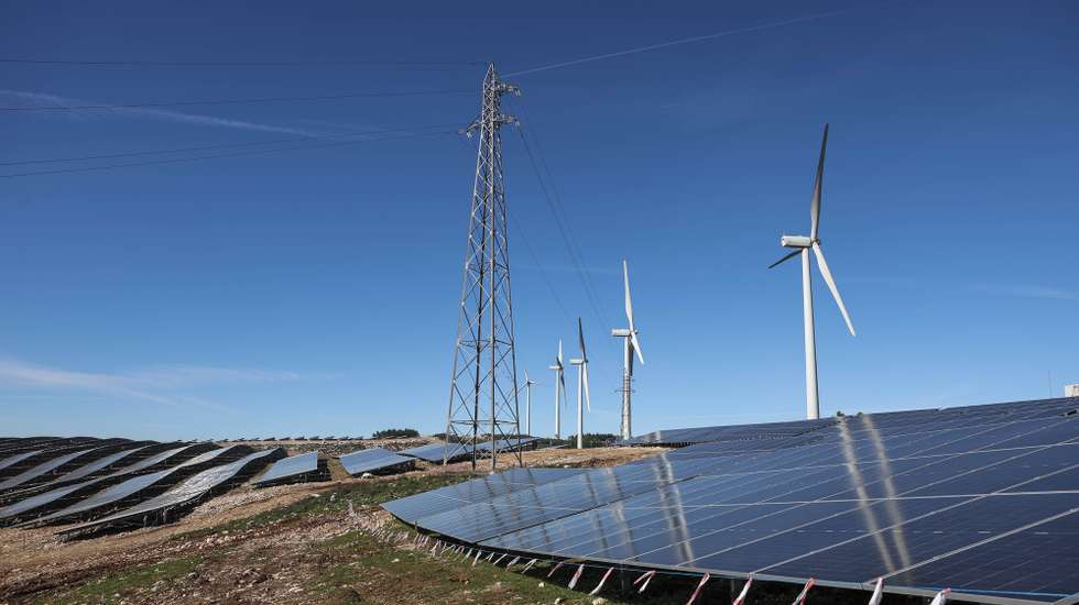 Aspetos do projeto híbrido EDP Renováveis no Monte de Vez durante uma visita/inauguração, Penela,19 de fevereiro de 2024. Trata-se de um projeto híbrido de energias renováveis – que combina energia eólica com solar. PAULO NOVAIS/LUSA